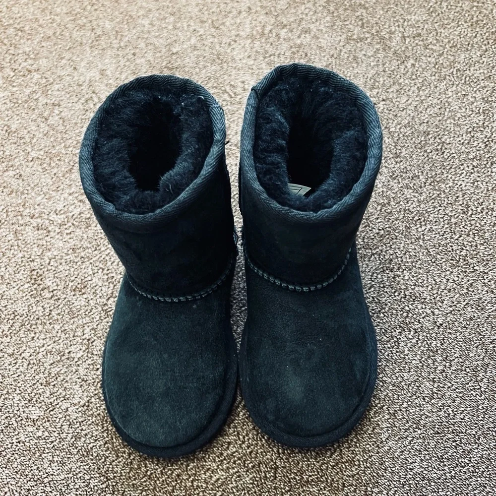 UGG Classic Black Boots  size - 7 Infant
